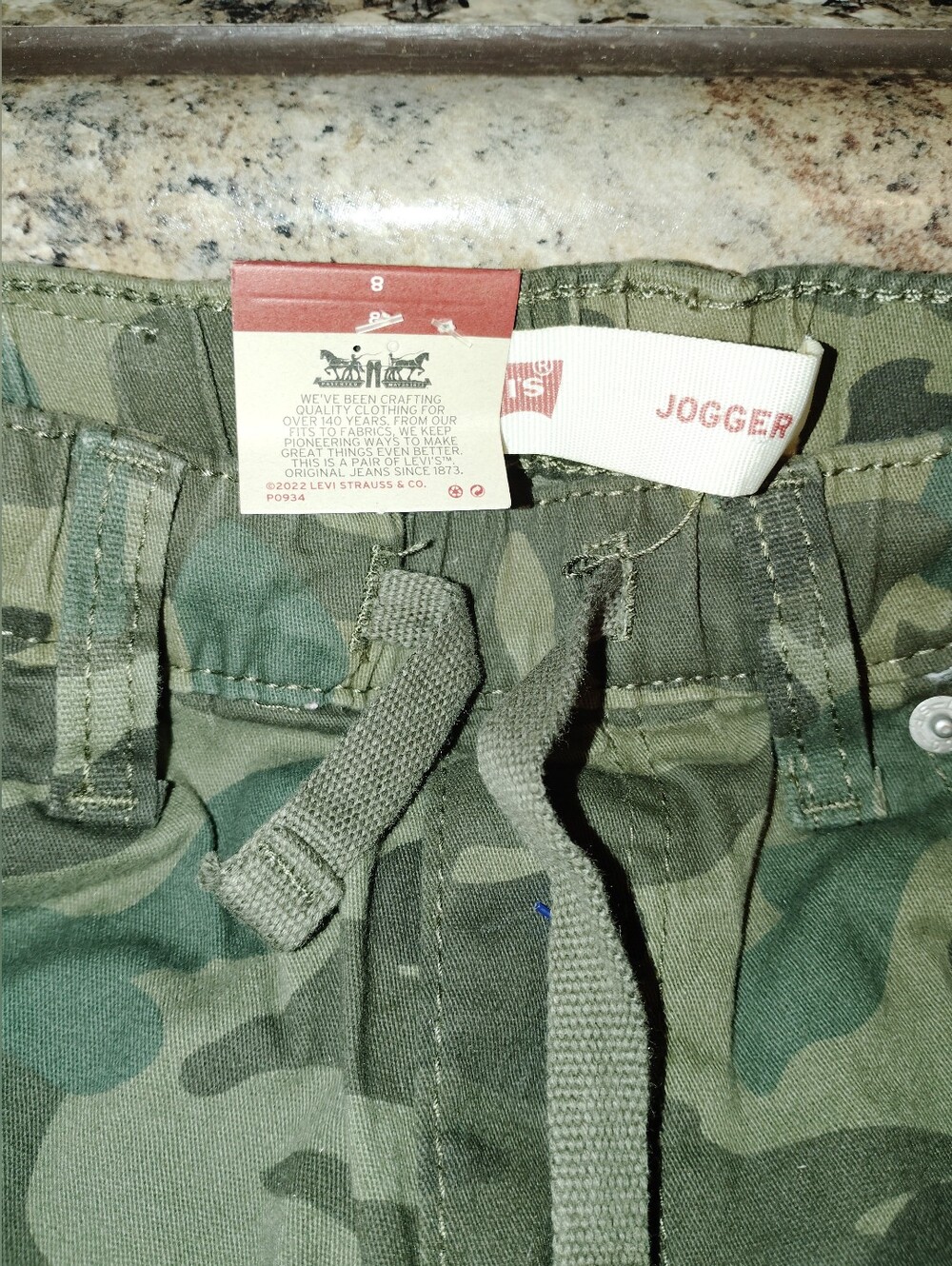 8 Nwt Levi's Kids Green Camo Jogger Pants Retail 42 - Picture 2 of 8